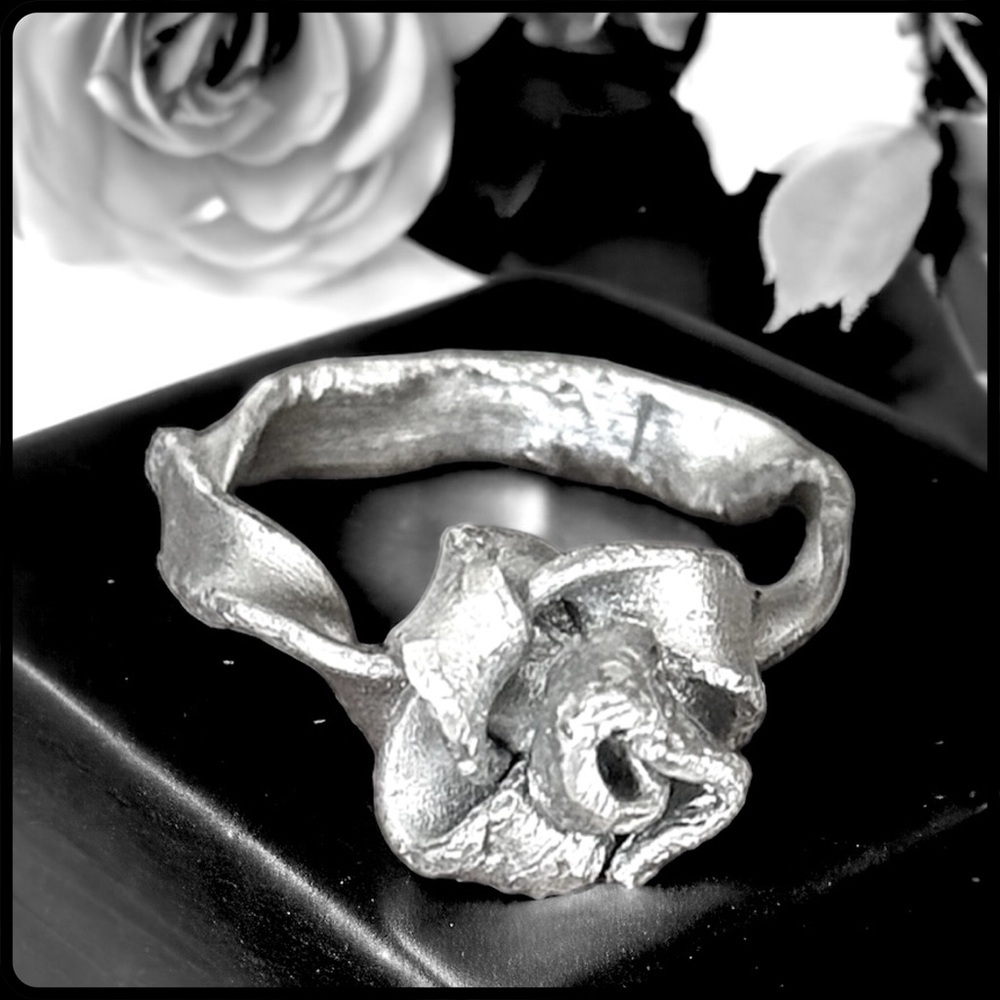 5 For $25💫Alternative Wicked Hammered Silver Aluminum Wire Rose Ring